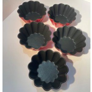 New Maxwell & Williams, Non-Stick Microstoven 5 In. Fluted Flan Pan, Set of 5